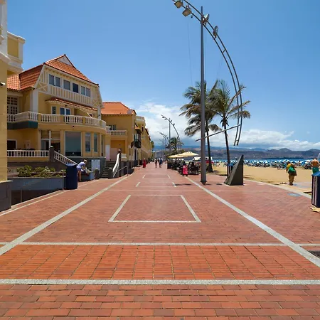 Beachside Getaway In Canteras For 2 * Las Palmas de Gran Canaria